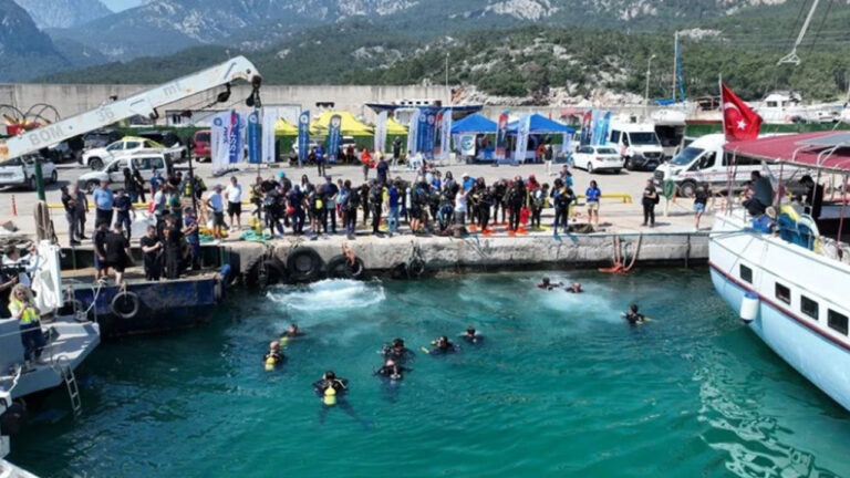 turkiyenin-turizm-baskentinde-denizden-cikanlar-hayrete-dusurdu-Ae4pEwcP.jpg