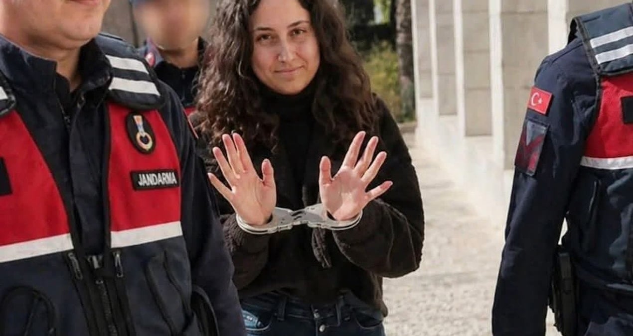 zeytin-dalindaki-kelepceyi-cozun-esrayi-birakin-u9N5ubvZ.jpg
