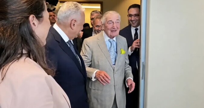 AKP dün öyle bugün böyle… Bu kez Rahmi Koç’a sahip çıktılar