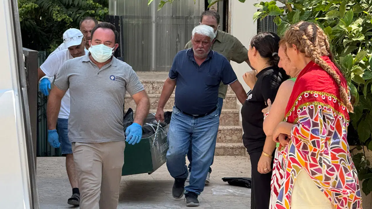 Antalya’da şüpheli olay: Apartmanı koku sardı, öldüğü ortaya çıktı