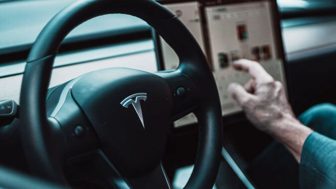 Tesla'nın Full Self-Driving yazılımı donanım yükseltme talep ediyor