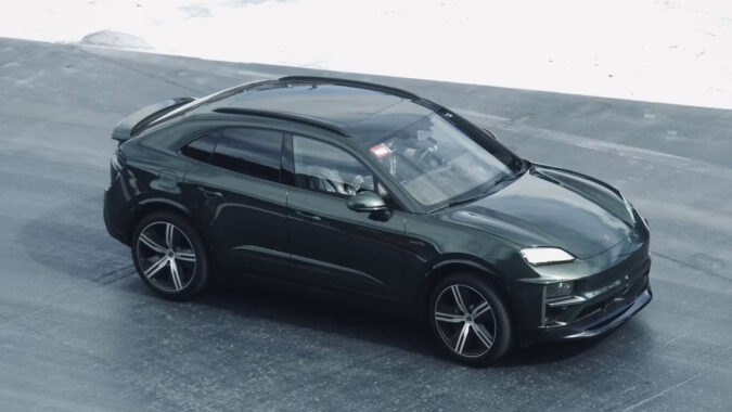Porsche'nin yeni elektrikli Cayenne 1.156 beygir gücüyle geliyor