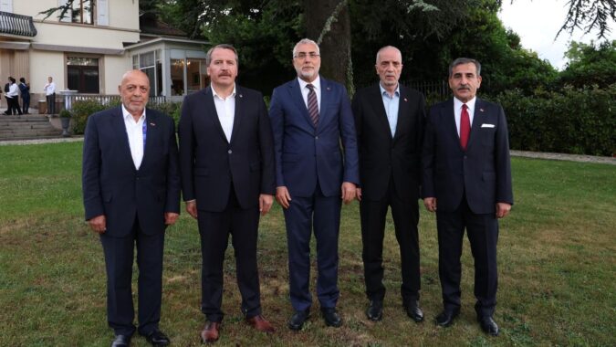 Bakan Işıkhan, işçi, işveren ve memur temsilcileriyle Cenevre’de görüştü