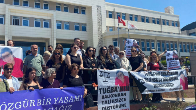 Balkondan düşerek ölen kadın için ‘yeterli delil yok’ denildi