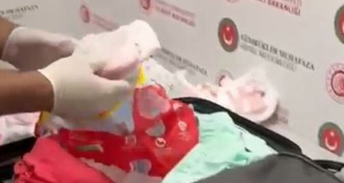 Bebek bezlerinin içine servet gizledi! Değeri tam 20 milyon TL