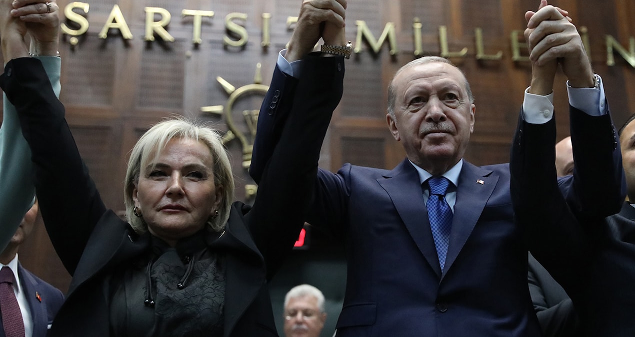 ‘Ben aynı Nimet’im’ dedi  her yıla bir parti sığdırdı