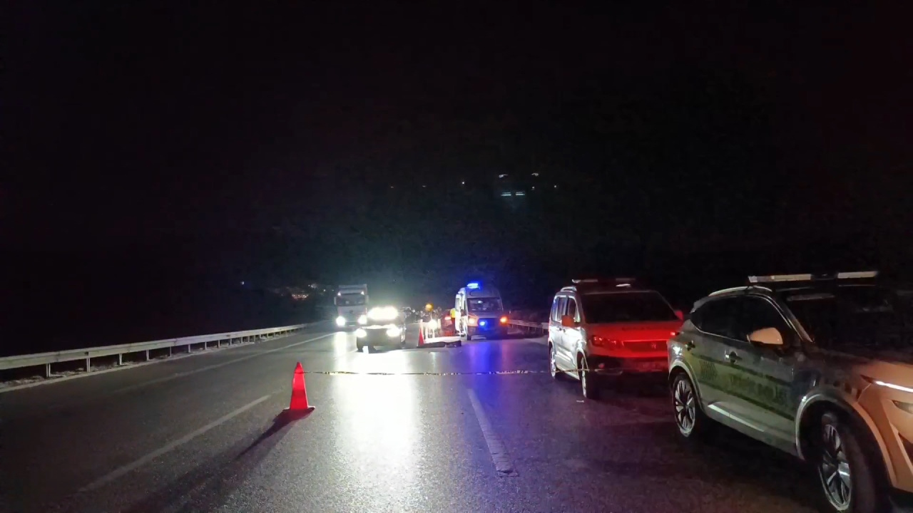 Bursa’da dehşet ölüm! Önce TIR sonra otomobil çarptı