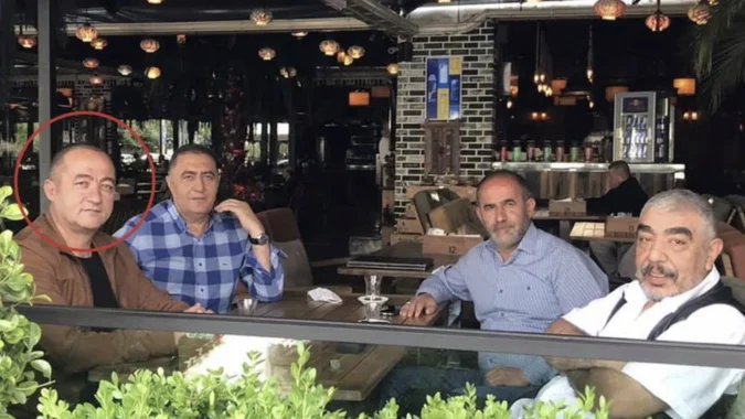 CHP’li Ensar Aytekin’den Kılıçdaroğlunun danışmanı Kubat’a: Fotoğrafta 7 TİP’li öğrenciyi öldüren Haluk Kırcı’nın karşısında; bunlarla mı arınacaksınız?