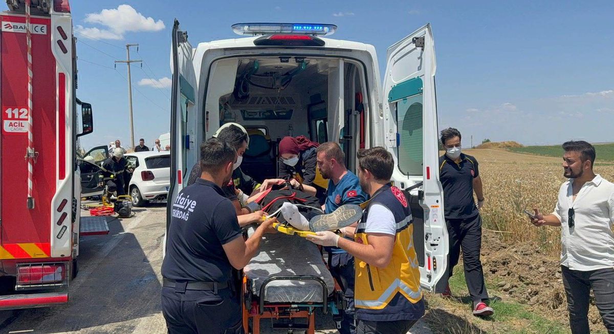 Çorlu’da Kafa Kafaya Çarpışma: 2 Yaralı