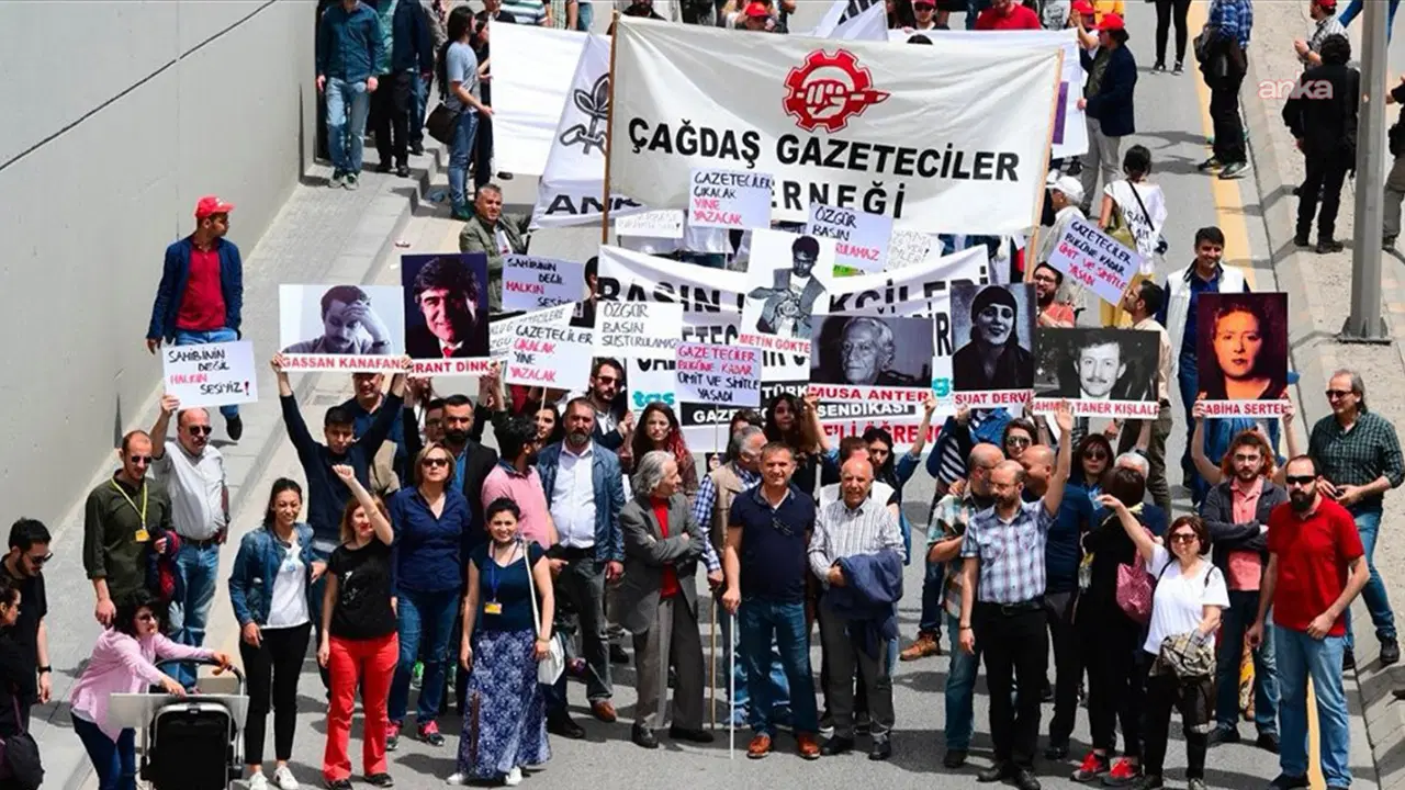 Cumhuriyet de aralarında… ÇGD’den ‘NATO Zirvesi’ tepkisi: ‘Basına yönelik ayrımcı uygulamayı kınıyoruz’