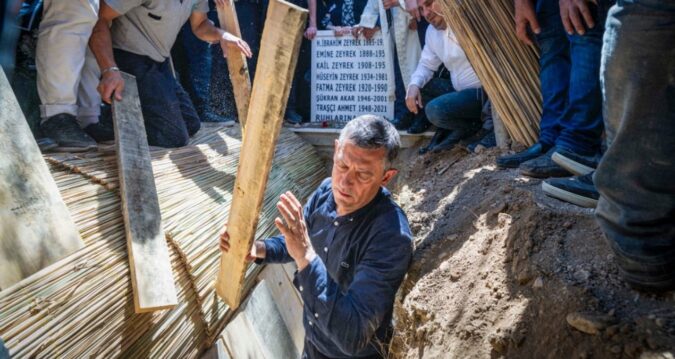 Dostluğun fotoğrafını çekti, düşmanlığın kurbanı oldu!