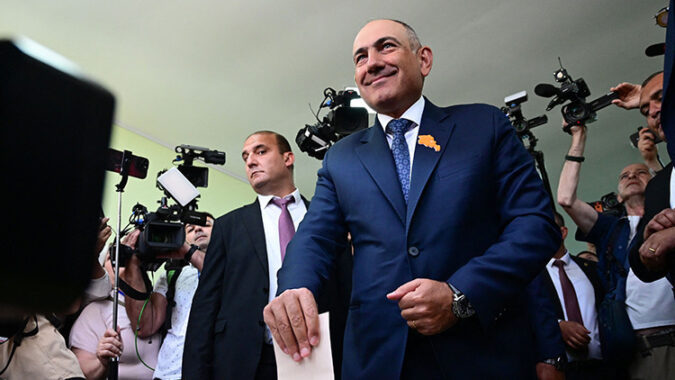 Ermenistan genel seçimler için sandık başında
