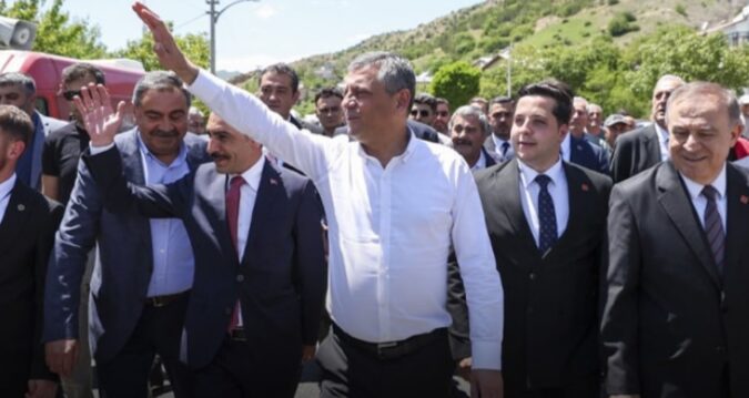 Gençler seçilmişi seçti