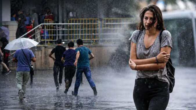 İçişleri Bakanlığı’ndan 6 il için ‘sarı’ kodlu meteorolojik uyarı: Sel ve su baskını tehlikesi!