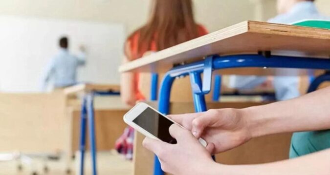 İlkokulda cep telefonu kullanımı yasaklandı! Avrupa ülkesinden dikkat çeken karar