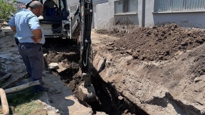 Isparta’da kanalizasyon hattı çalışmasında göçük: 1 işçi yaralandı