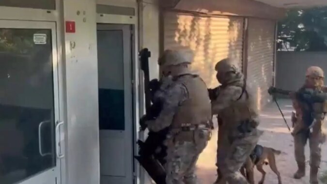 İstanbul’da film gibi olay: İş insanını kaçırıp ailesinden fidye istediler!