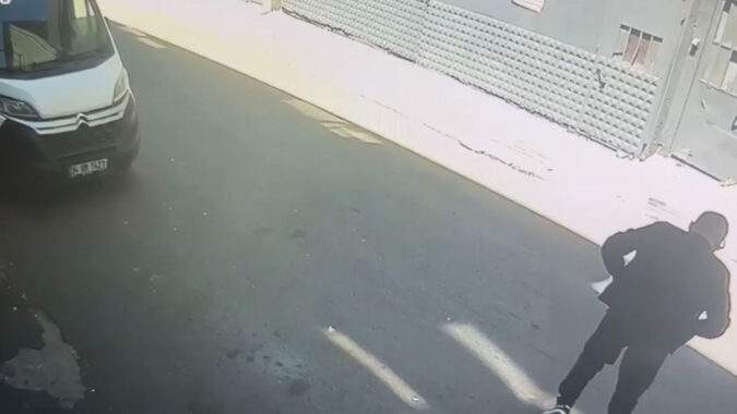 İstanbul’da kıskançlık dehşeti: Eşinin çalışanını vurdu