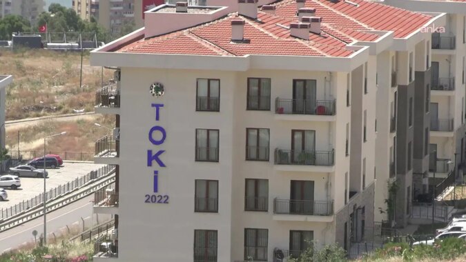 İzmirli depremzedelerden, rezerv alandaki TOKİ satışına tepki