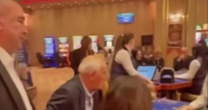 Kumar kaçamağı Türk konsolosun başını yaktı