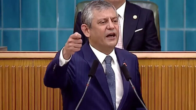 Özgür Özel CHP binasında “arınma” paylaşımı yapan İBB borsası avukatına çok sert çıktı
