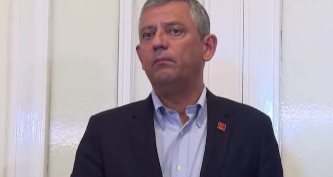 Özgür Özel’i duygulandıran anlar… Sesi titredi, gözleri doldu