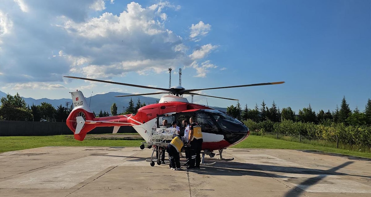 Prematüre ikizlerden biri helikopter ambulansla Niğde’ye sevk edildi