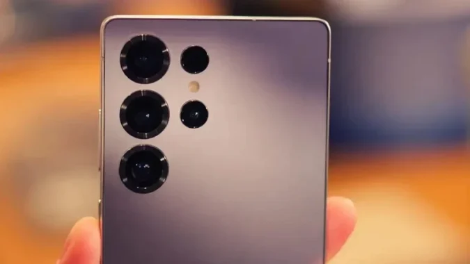 Samsung Galaxy S26 FE canlı görüntülendi: Kamera tasarımı ortaya çıktı