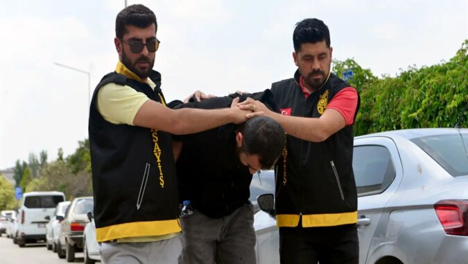 Seyhan’da dehşet: ‘Otomobilde arıza’ tartışması kavgaya dönüştü, 1 kişi öldü