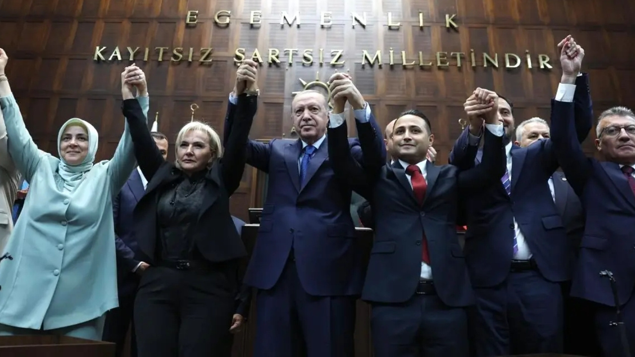 Transferler AKP’li Şamil Tayyar’ı da rahatsız etti: ‘Seçimde görürüz’ diyerek uyardı