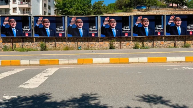 Tunceli’deki tüm billboardlara “CHP Genel Başkanı Kılıçdaroğlu” afişleri asılmıştı: Valilik’ten açıklama