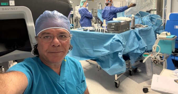 Türk doktor dünyanın gözü önünde canlı ameliyat yapacak
