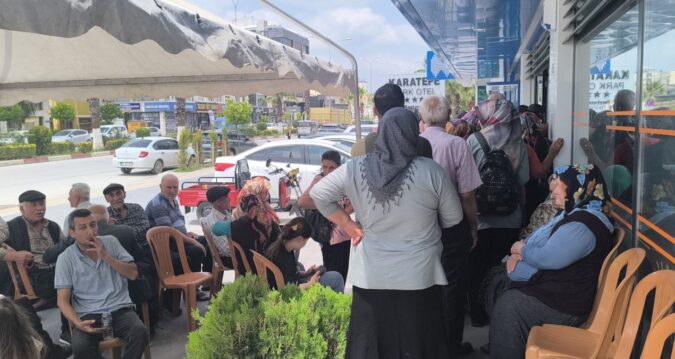 Yardım ödemelerinde değişiklik vatandaşa çile oldu