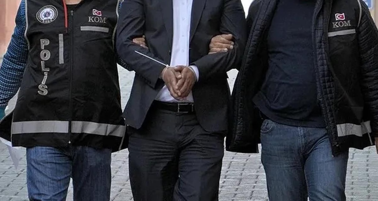 Yurt dışına kaçmak isteyen 3 FETÖ’cü yakalandı