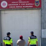 12 hirsizlik dosyasindan 37 yil hapis cezasi bulunan kadin yakalandi nexNqVkP.jpg