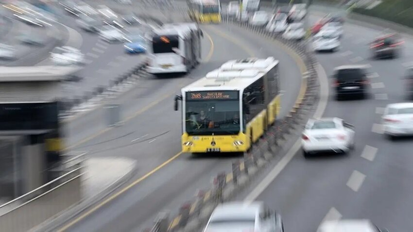 15 temmuz carsamba istanbul iett otobus metro toplu tasima ucretsiz mi bedava mi Xpdh9JrT.jpg