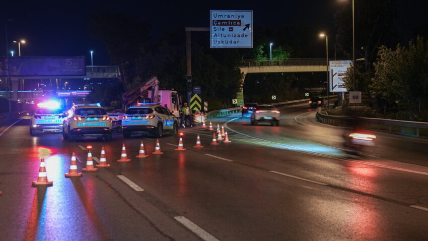 15 temmuz sehitler koprusu trafige kapatildi 5YpAUsXL.jpg