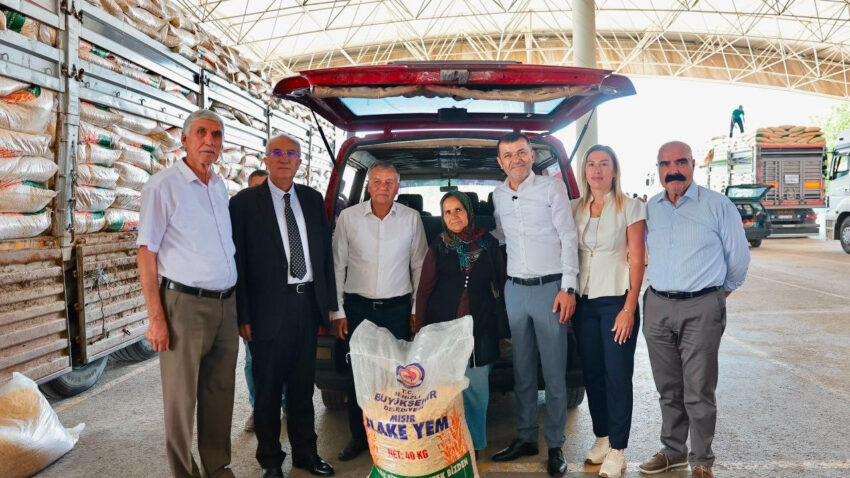 19 ilcede binlerce ureticiye destek 32 bin cuval dagitildi maliyetler hafifledi SttgX8Kp.jpg