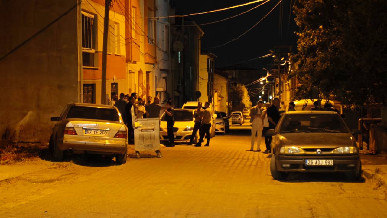 1’i polis 11 kişi yaralandı… Kavgaya ilişkin 18 gözaltı