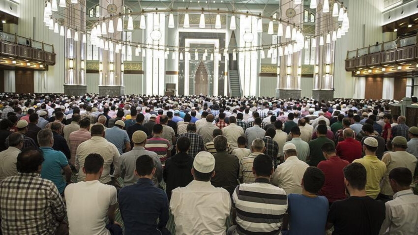 24 temmuz cuma hutbesi konusu ve pdf metni diyanet cuma hutbesi metnini yayinladi tVjQu38t.jpg