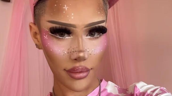 25 yasinda 2 milyon lira harcadi sasirtan hayal uzayli barbie NNwGNKIU.jpg