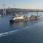 325 metrelik castorone alarmi istanbul bogazindan gecti 4NIlBCWw.jpg