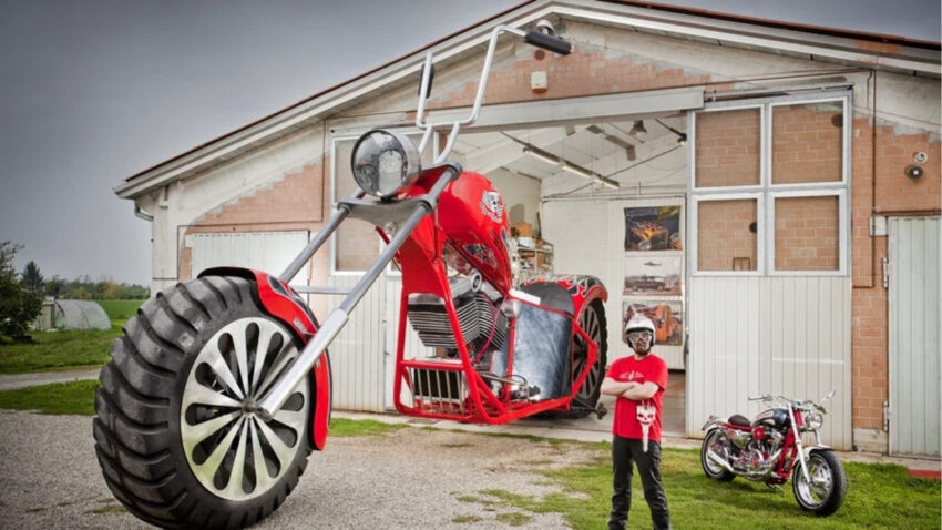 5 ton agirliginda 5 metre yuksekliginde iki katli bina buyuklugundeki motoru metrelerce surdu 55JVs7EY.jpg