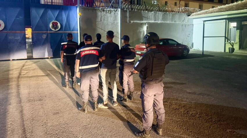 59 adet gunes paneli calan 3 kisi tutuklandi ptdaAk2Y.jpg
