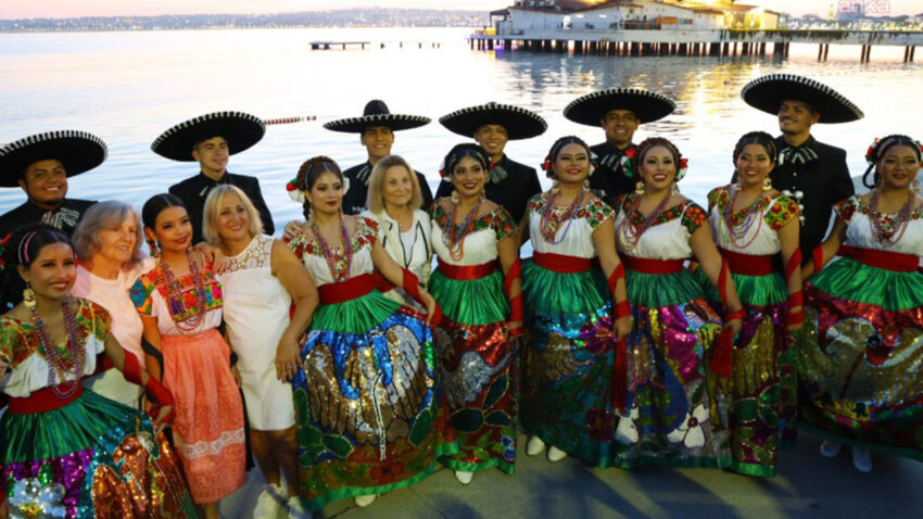 62 ulke tek kortejde bulustu buyukcekmecede rio karnavalini aratmayan goruntuler ukB1M6tj.jpg