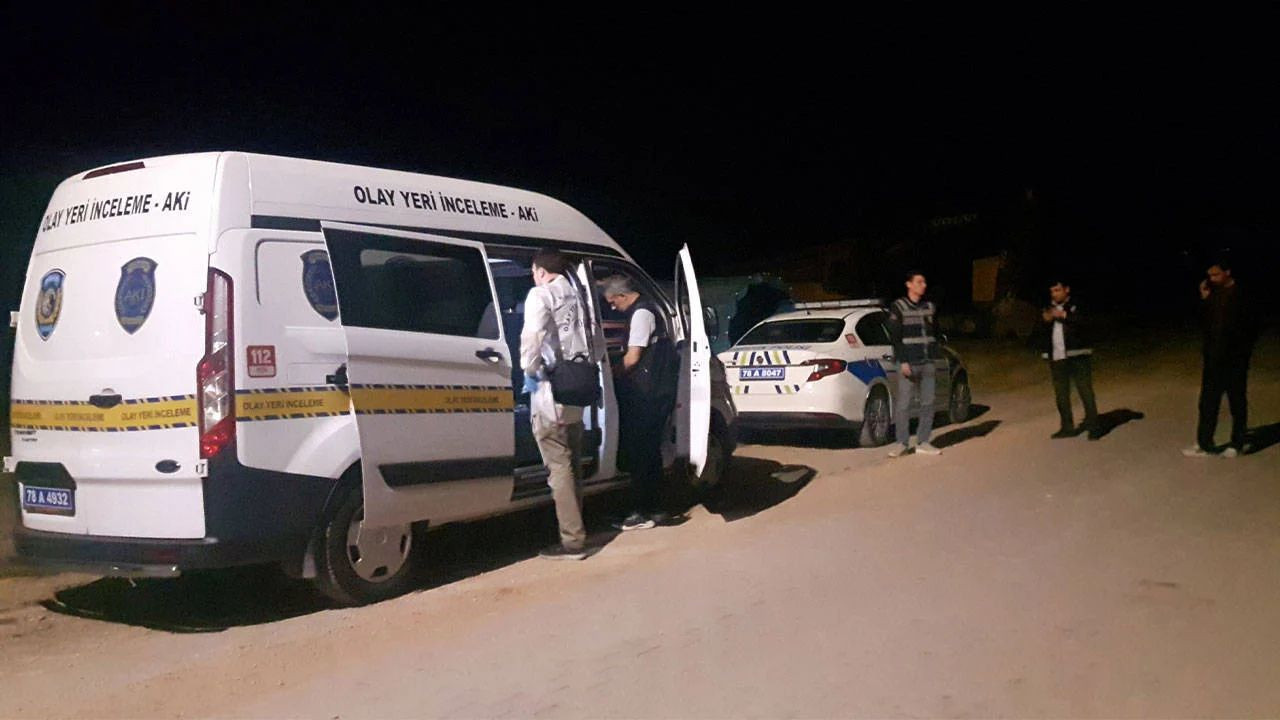 79 yaşındaki kişi 3’üncü kattan düşerek hayatını kaybetti