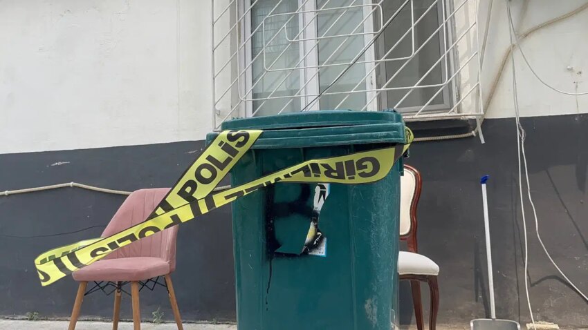 Adanada erkek dehseti esini cekicle vurup bogazindan bicakladi 2E2559br.jpg
