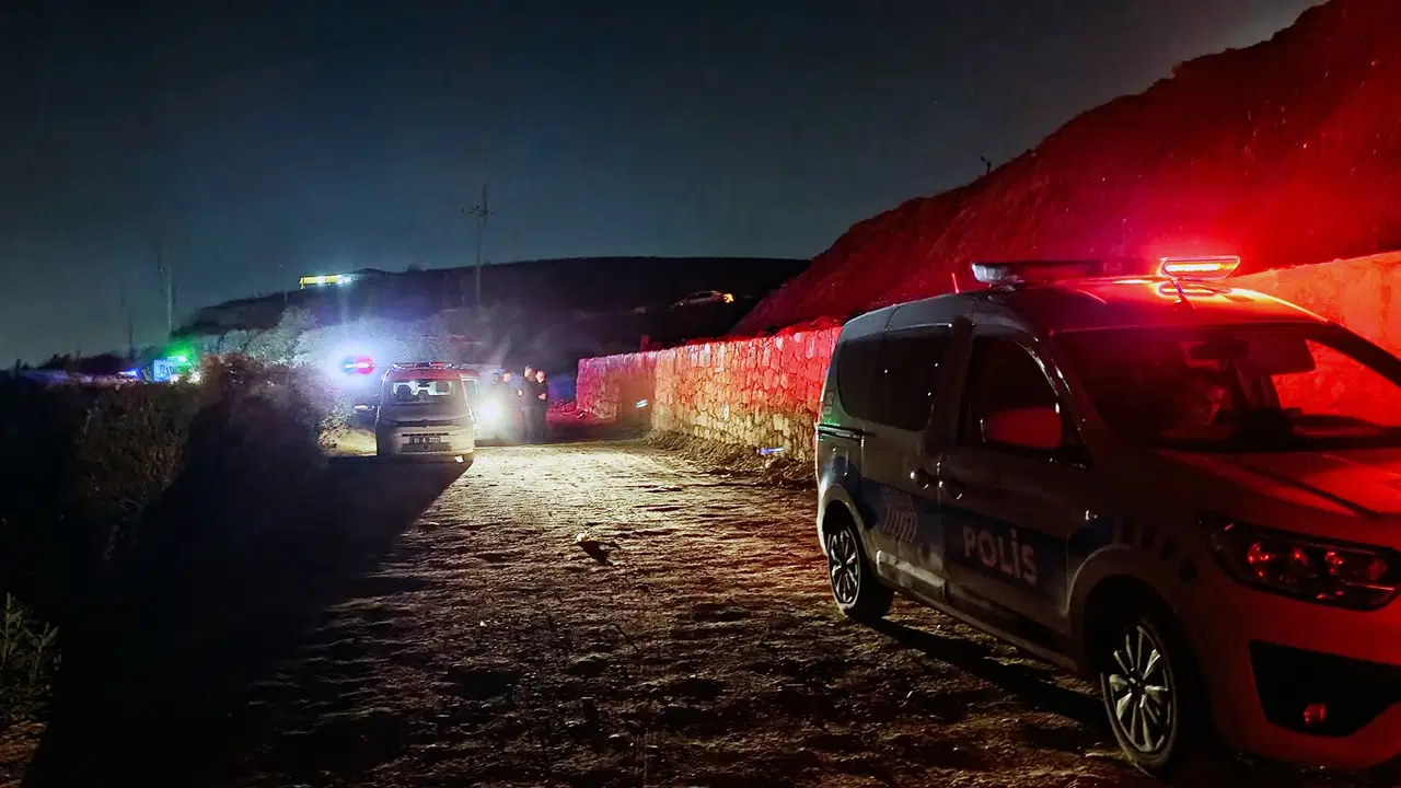 Adana’da korkunç olay: Önce kadını, sonra cinayete tanık olan iki erkeği öldürdü