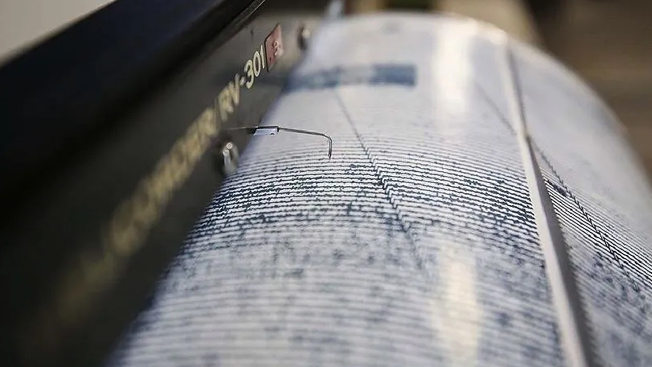 AFAD duyurdu: Ege Denizi’nde 4 büyüklüğünde deprem meydana geldi