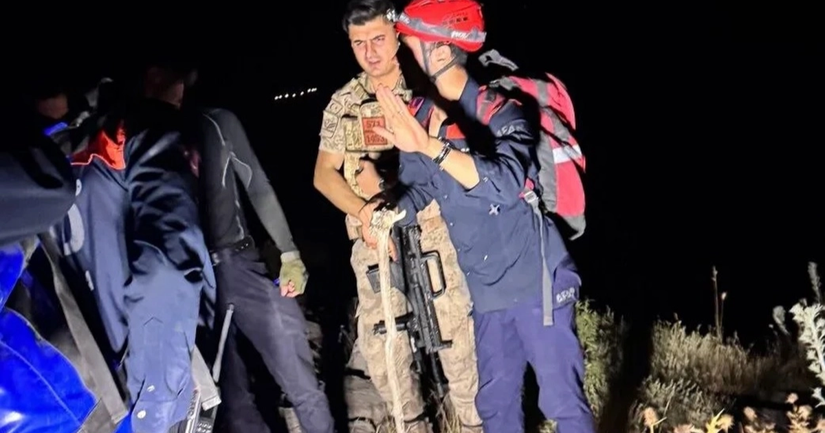 AFAD Şırnak’ta dağlık alanda mahsur kalan kişileri kurtardı